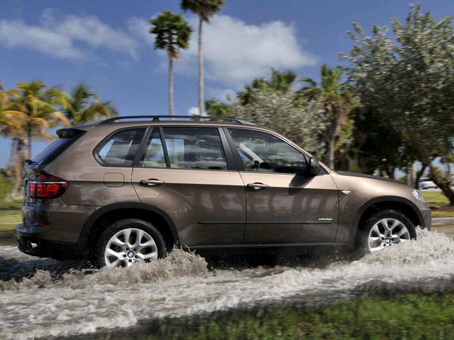  BMW X5 xDrive 3.5i 2010 года  (фото 14 из 16)